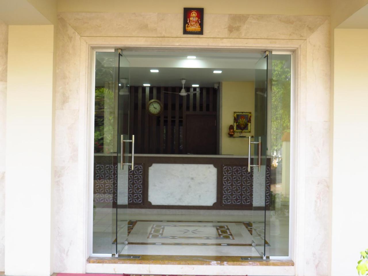 City Palace Resort Lonavala Kültér fotó